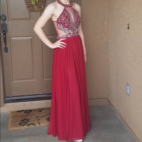 BEAUTIFUL MAROON PROM DRESS - Picture 1 of 8